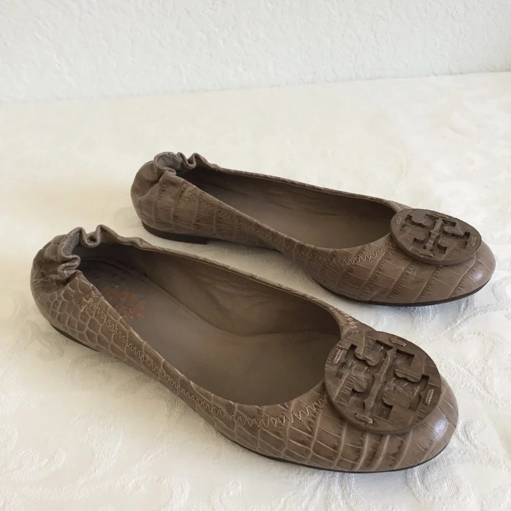 Tory Burch brown croc embossed leather logo flats